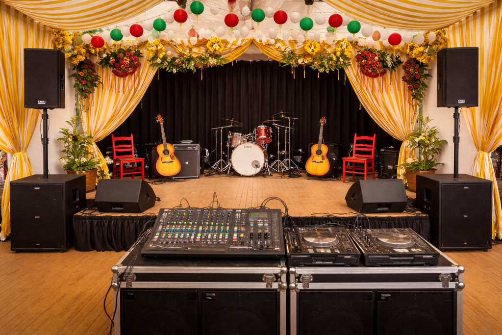 Alquiler equipos de sonido y audiovisuales para la feria de Sevilla